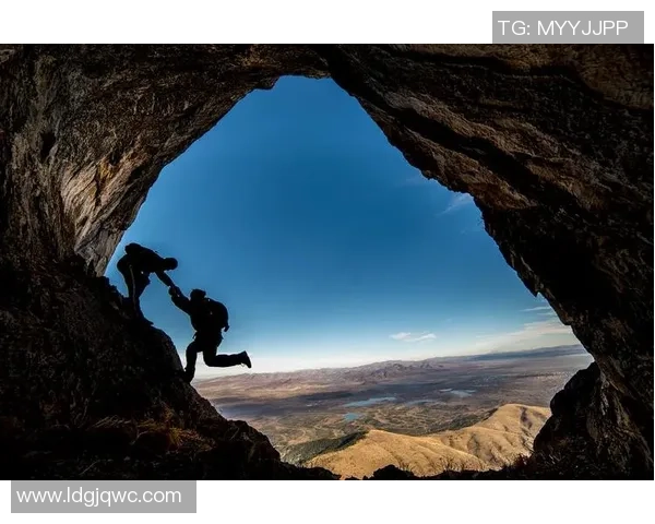 深圳极限运动队在世界攀岩锦标赛中以61分领先其他队伍展现强大实力